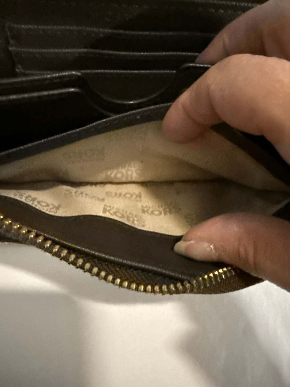 Michael Kors wallets for women - Picture 7 of 11